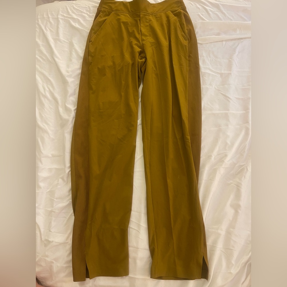 Athleta Women’s Mustard Pants